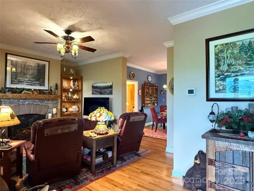 394 Hummingbird Lane, Elk Park, NC 28622.  MLS# CAR4268287, YatesRealty ID 22325. Living Area