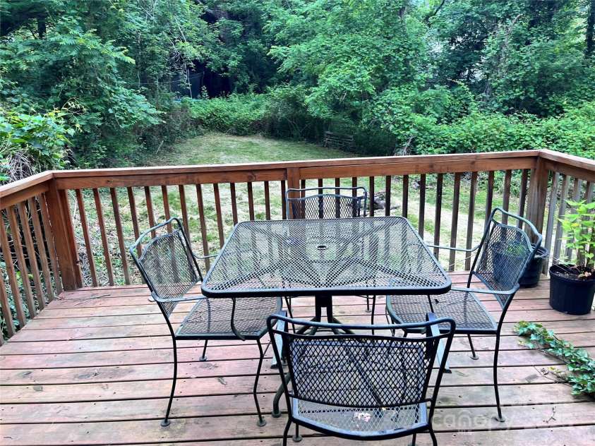 152 New Haw Creek Road, Asheville, NC 28805.  MLS# CAR4268190, YatesRealty ID 22326. 