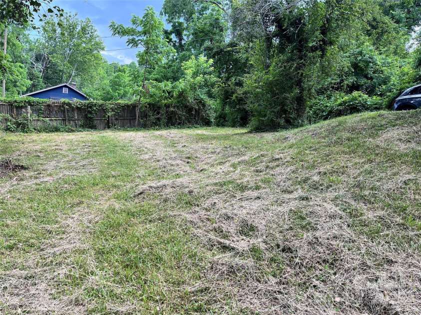 152 New Haw Creek Road, Asheville, NC 28805.  MLS# CAR4268190, YatesRealty ID 22326. 