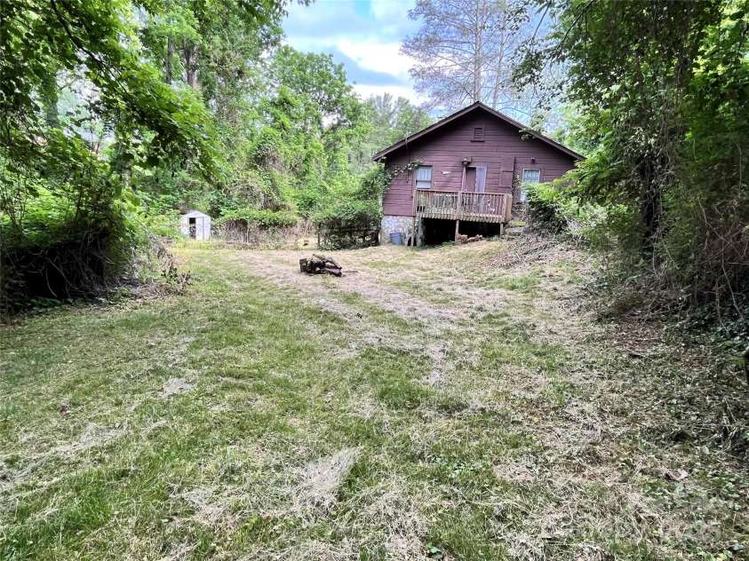 152 New Haw Creek Road, Asheville, NC 28805.  MLS# CAR4268190, YatesRealty ID 22326. 