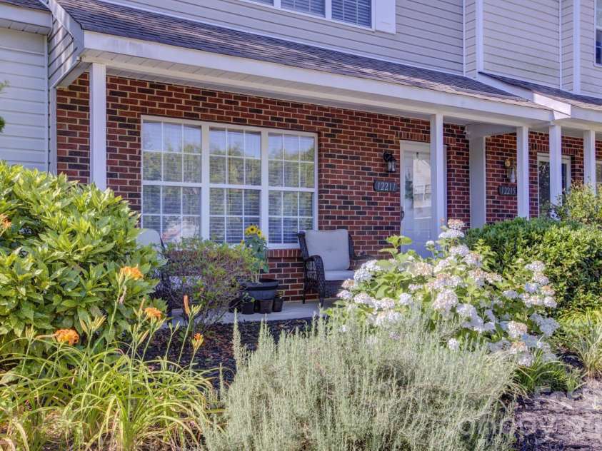 12211 Hood Bend Court, Charlotte, NC 28273.  MLS# CAR4376811, YatesRealty ID 22327. 
