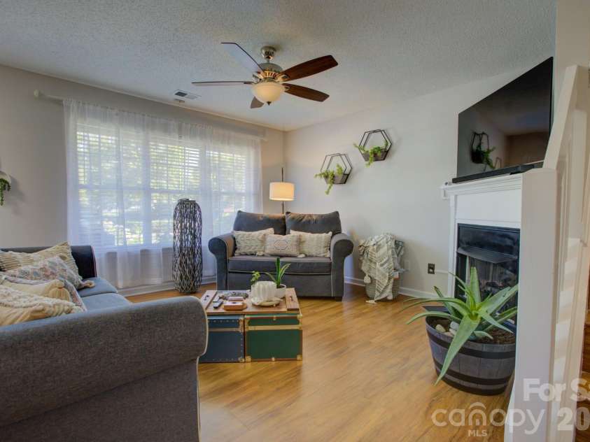 12211 Hood Bend Court, Charlotte, NC 28273.  MLS# CAR4376811, YatesRealty ID 22327. 