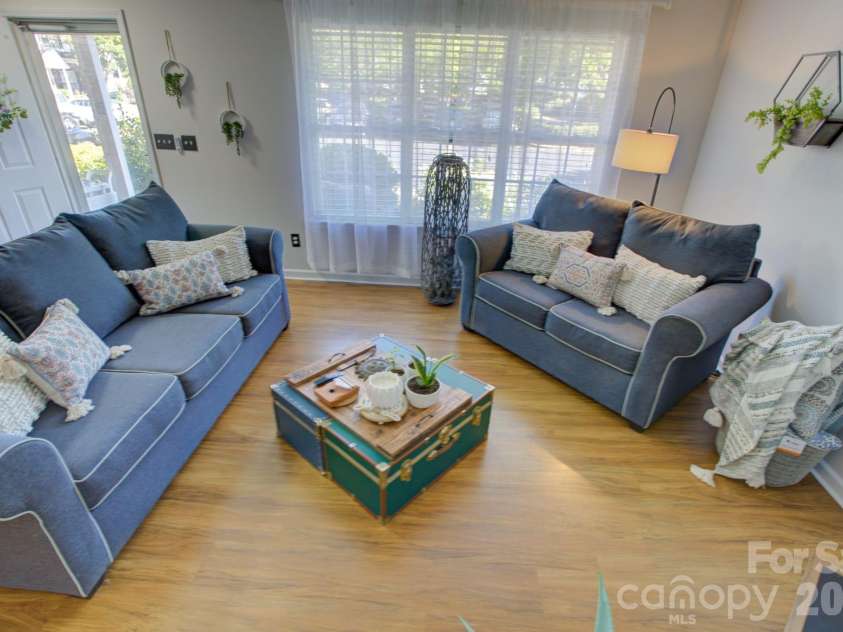 12211 Hood Bend Court, Charlotte, NC 28273.  MLS# CAR4376811, YatesRealty ID 22327. 