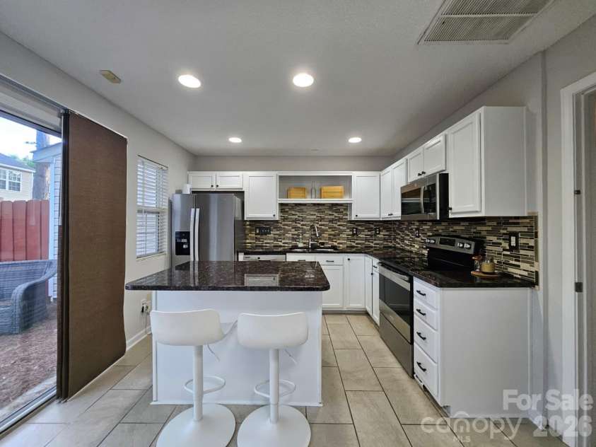 12211 Hood Bend Court, Charlotte, NC 28273.  MLS# CAR4376811, YatesRealty ID 22327. 