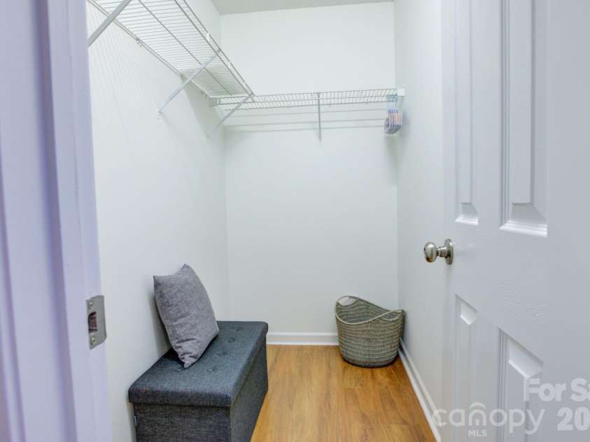 12211 Hood Bend Court, Charlotte, NC 28273.  MLS# CAR4376811, YatesRealty ID 22327. 