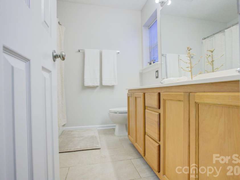 12211 Hood Bend Court, Charlotte, NC 28273.  MLS# CAR4376811, YatesRealty ID 22327. 