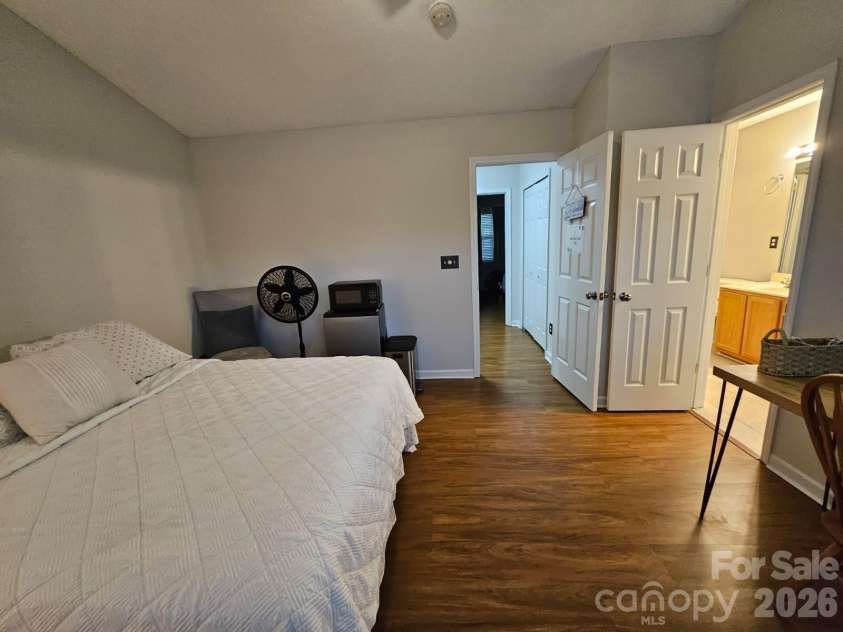 12211 Hood Bend Court, Charlotte, NC 28273.  MLS# CAR4376811, YatesRealty ID 22327. 