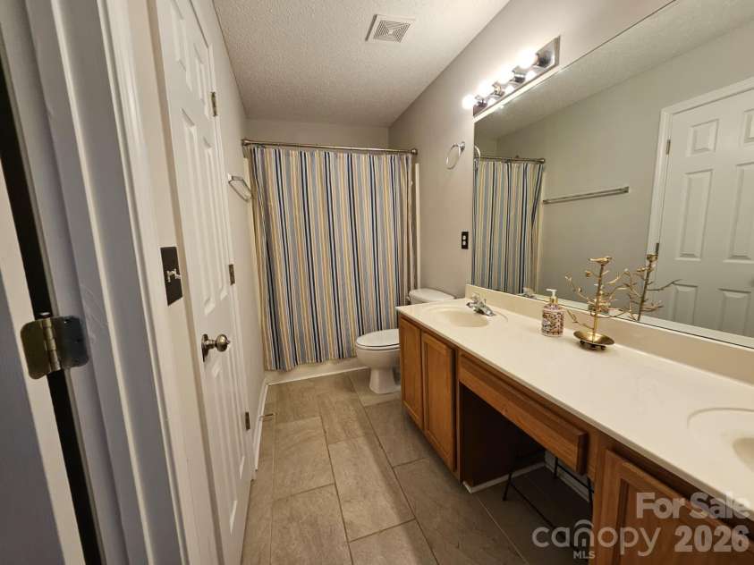 12211 Hood Bend Court, Charlotte, NC 28273.  MLS# CAR4376811, YatesRealty ID 22327. 