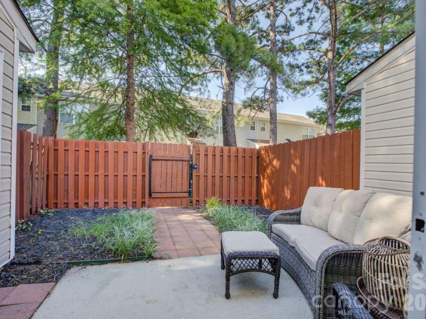 12211 Hood Bend Court, Charlotte, NC 28273.  MLS# CAR4376811, YatesRealty ID 22327. 
