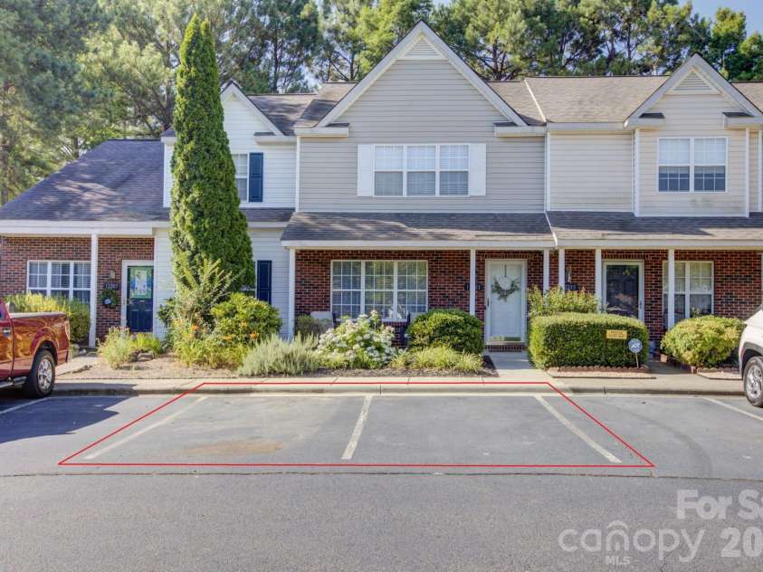 12211 Hood Bend Court, Charlotte, NC 28273.  MLS# CAR4376811, YatesRealty ID 22327. 