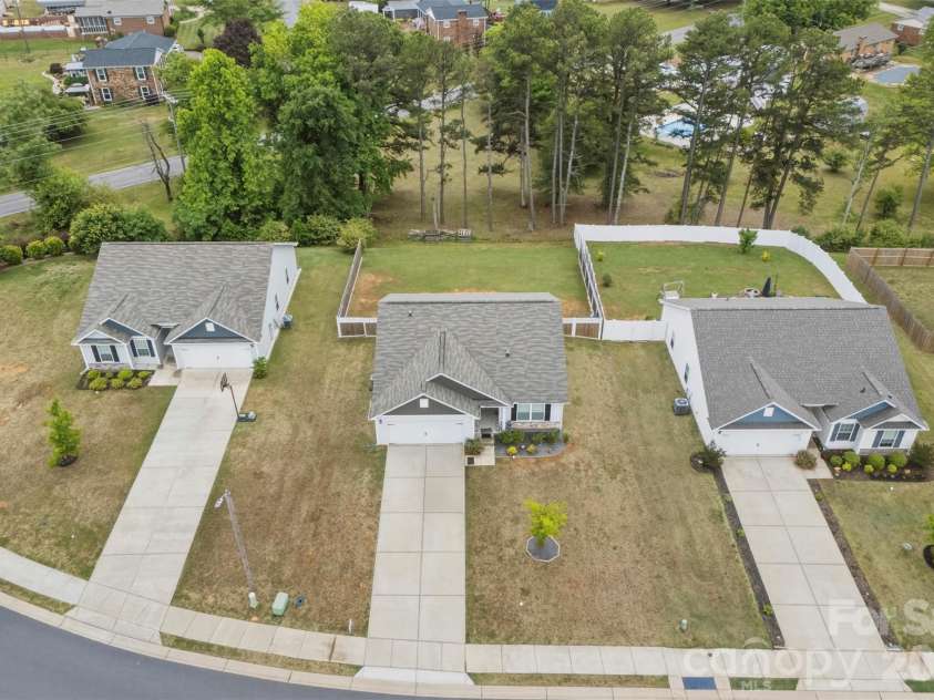 191 Belcaro Drive, Kings Mountain, NC 28086.  MLS# CAR4378367, YatesRealty ID 22328. 