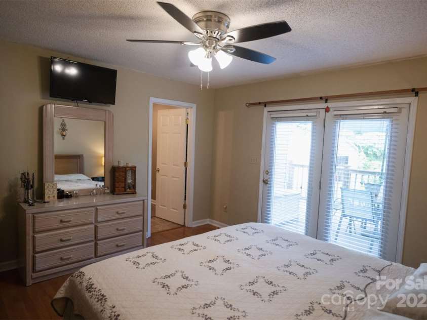 332 Daybrook Drive, Landis, NC 28088.  MLS# CAR4267528, YatesRealty ID 22328. Primary bedroom