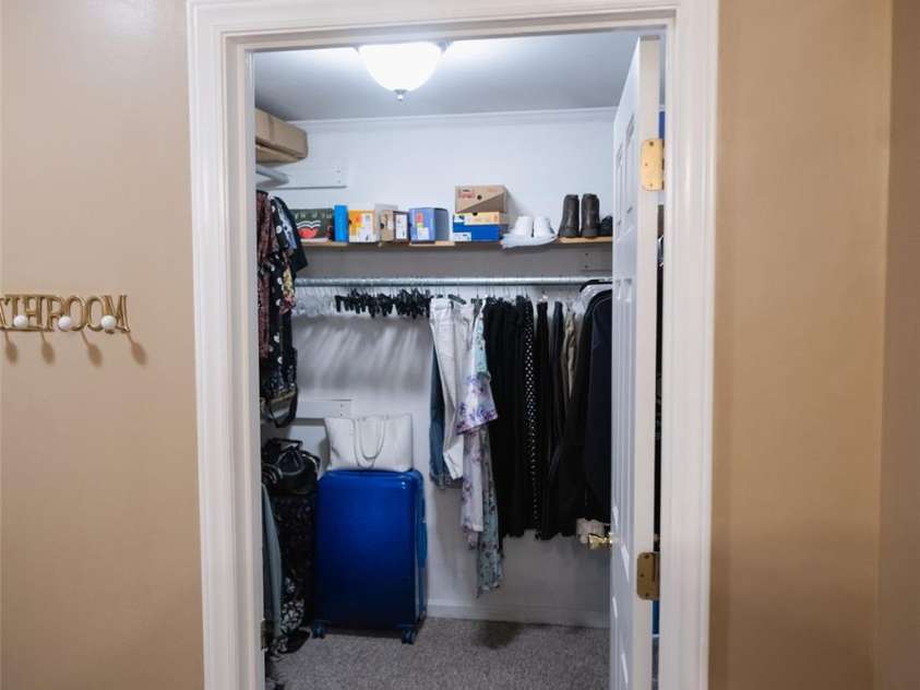 332 Daybrook Drive, Landis, NC 28088.  MLS# CAR4267528, YatesRealty ID 22328. Walk-in closet