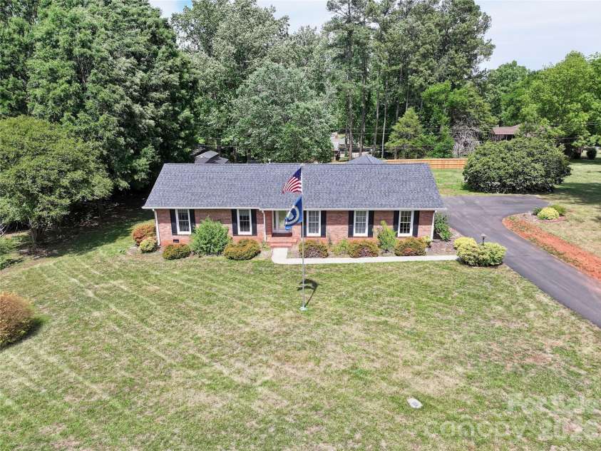 139 Woodhaven Lane, Mocksville, NC 27028.  MLS# CAR4378828, YatesRealty ID 22329. 