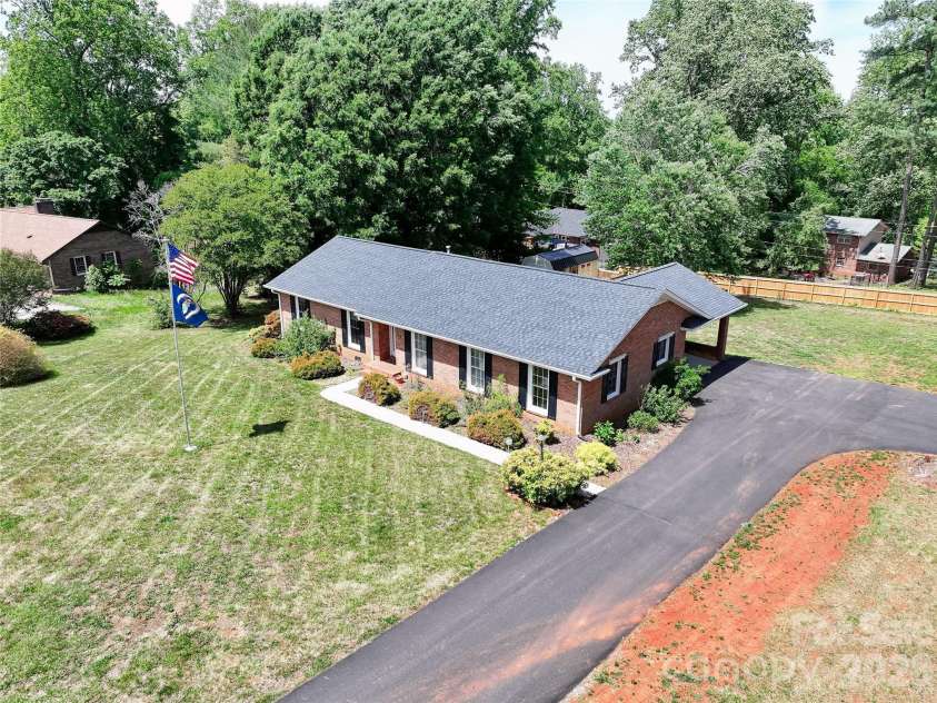 139 Woodhaven Lane, Mocksville, NC 27028.  MLS# CAR4378828, YatesRealty ID 22329. 