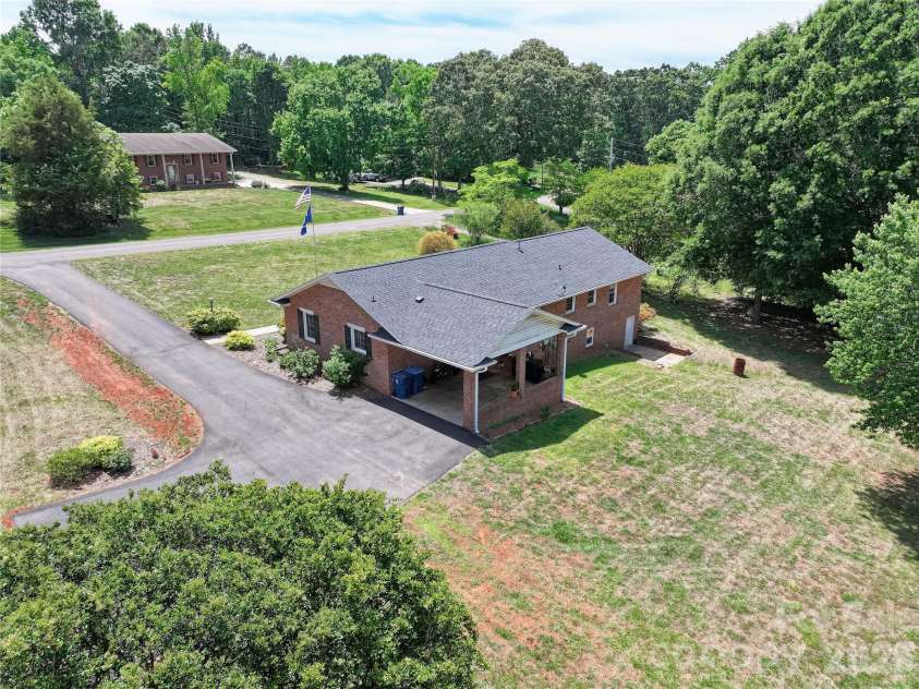 139 Woodhaven Lane, Mocksville, NC 27028.  MLS# CAR4378828, YatesRealty ID 22329. 