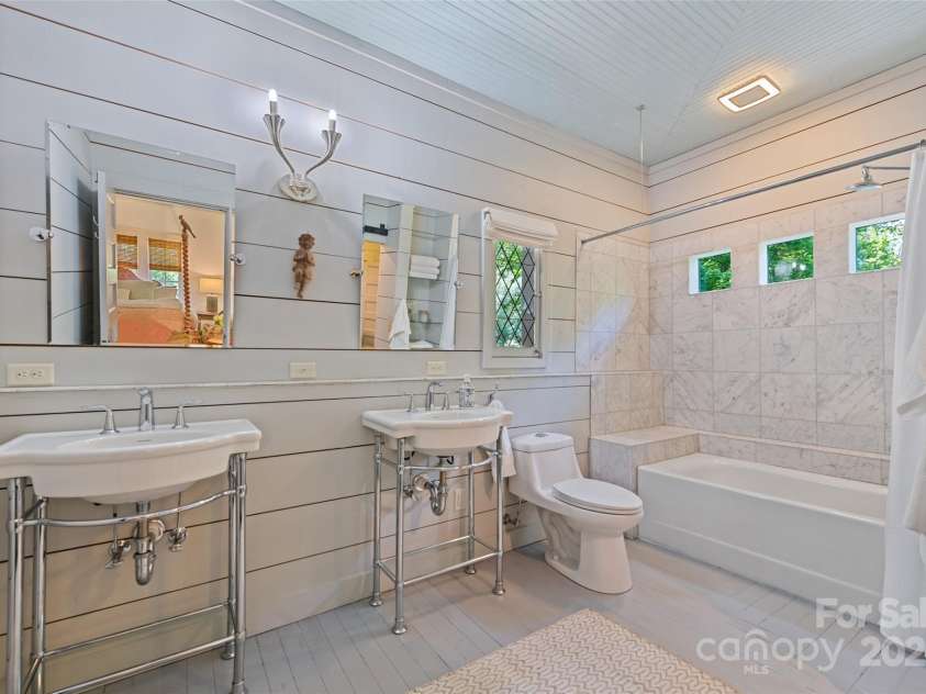 66 Fox Trot Lane, Tryon, NC 28782.  MLS# CAR4259291, YatesRealty ID 22329. Primary Bath