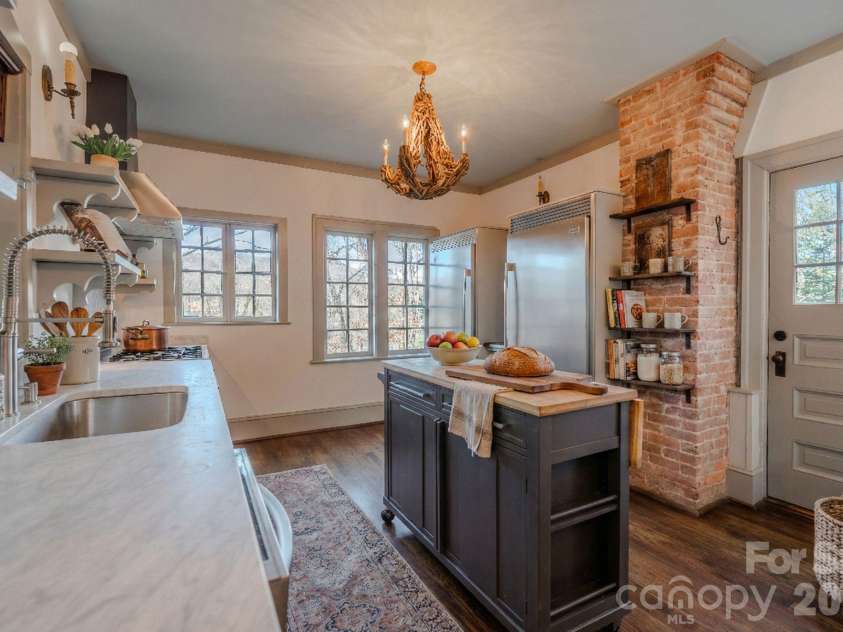 66 Fox Trot Lane, Tryon, NC 28782.  MLS# CAR4335160, YatesRealty ID 22329. 