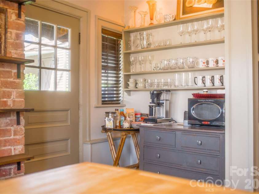 66 Fox Trot Lane, Tryon, NC 28782.  MLS# CAR4335160, YatesRealty ID 22329. 