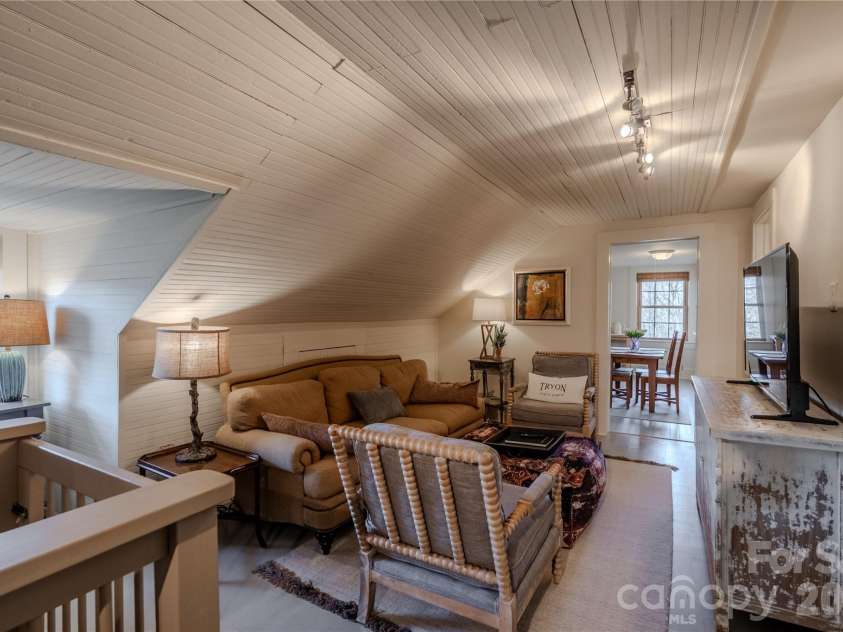 66 Fox Trot Lane, Tryon, NC 28782.  MLS# CAR4335160, YatesRealty ID 22329. 