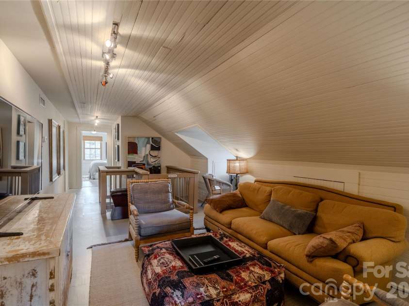 66 Fox Trot Lane, Tryon, NC 28782.  MLS# CAR4335160, YatesRealty ID 22329. 