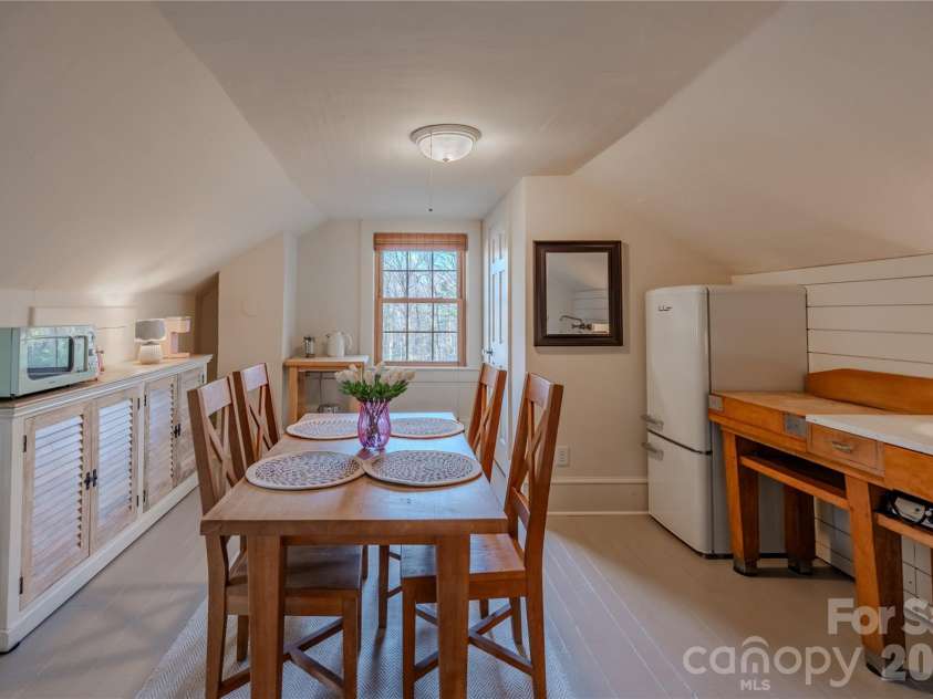 66 Fox Trot Lane, Tryon, NC 28782.  MLS# CAR4335160, YatesRealty ID 22329. 