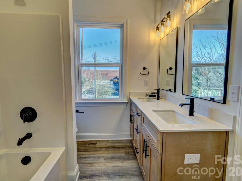 609 Buffalo Street, Shelby, NC 28150.  MLS# CAR4328307, YatesRealty ID 2233. 