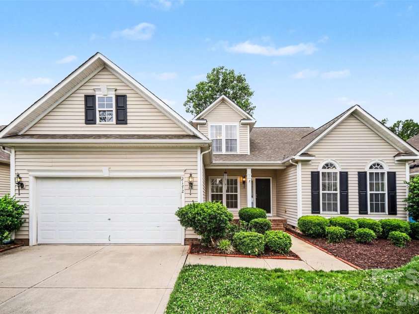 2172 Southridge Drive, Belmont, NC 28012.  MLS# CAR4377359, YatesRealty ID 22330. 