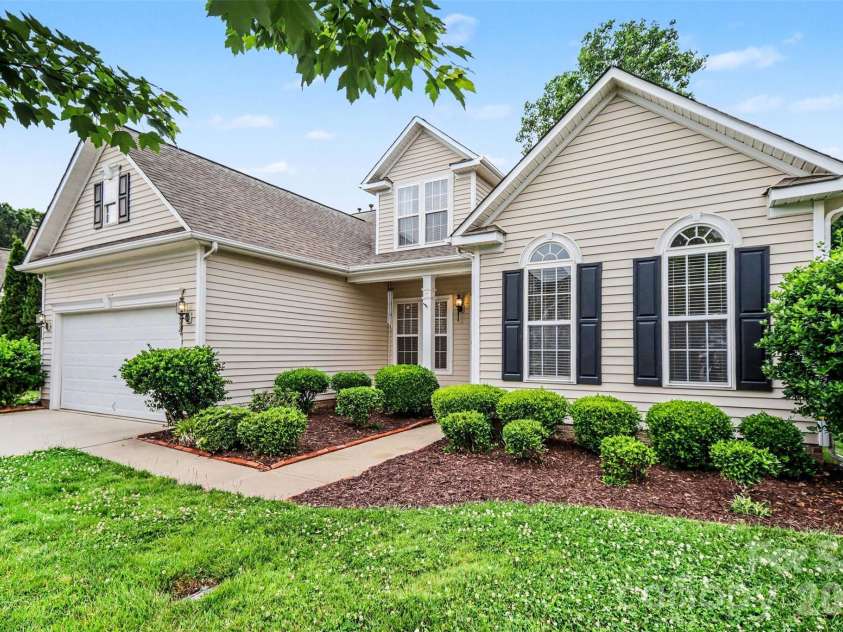 2172 Southridge Drive, Belmont, NC 28012.  MLS# CAR4377359, YatesRealty ID 22330. 