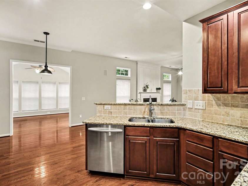 2172 Southridge Drive, Belmont, NC 28012.  MLS# CAR4377359, YatesRealty ID 22330. 