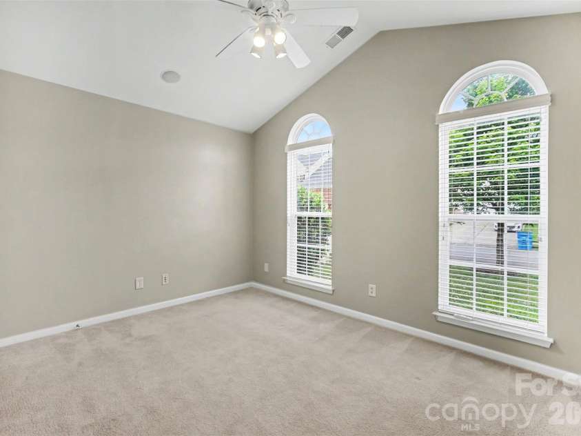 2172 Southridge Drive, Belmont, NC 28012.  MLS# CAR4377359, YatesRealty ID 22330. 