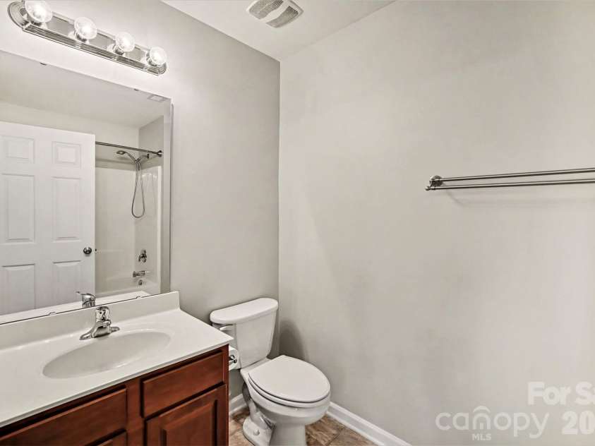 2172 Southridge Drive, Belmont, NC 28012.  MLS# CAR4377359, YatesRealty ID 22330. 