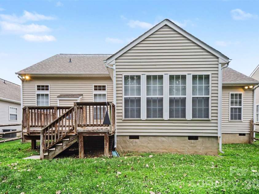 2172 Southridge Drive, Belmont, NC 28012.  MLS# CAR4377359, YatesRealty ID 22330. 