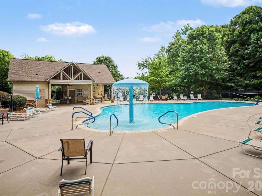 2172 Southridge Drive, Belmont, NC 28012.  MLS# CAR4377359, YatesRealty ID 22330. 