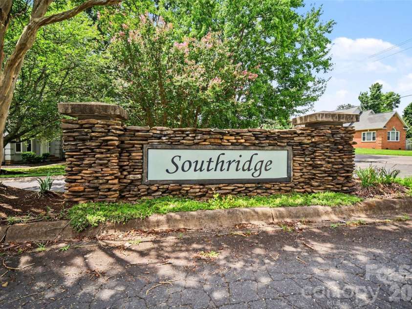 2172 Southridge Drive, Belmont, NC 28012.  MLS# CAR4377359, YatesRealty ID 22330. 