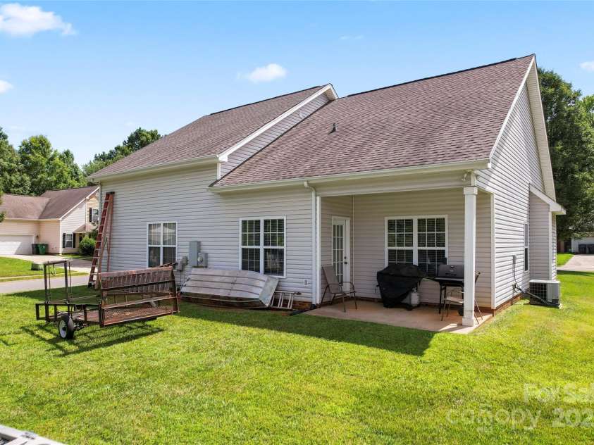 219 Mccord Street, Charlotte, NC 28216.  MLS# CAR4270522, YatesRealty ID 22330. 