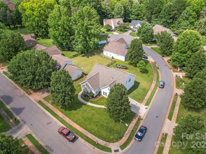 219 Mccord Street, Charlotte, NC 28216.  MLS# CAR4270522, YatesRealty ID 22330. 