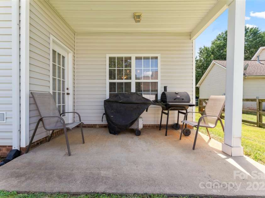 219 Mccord Street, Charlotte, NC 28216.  MLS# CAR4270522, YatesRealty ID 22330. 