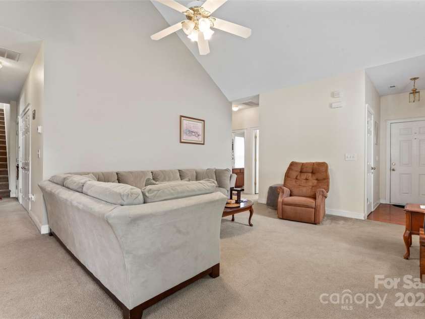219 Mccord Street, Charlotte, NC 28216.  MLS# CAR4270522, YatesRealty ID 22330. 