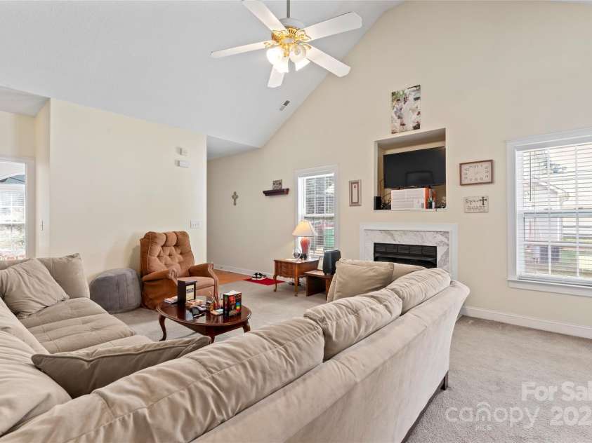 219 Mccord Street, Charlotte, NC 28216.  MLS# CAR4270522, YatesRealty ID 22330. 