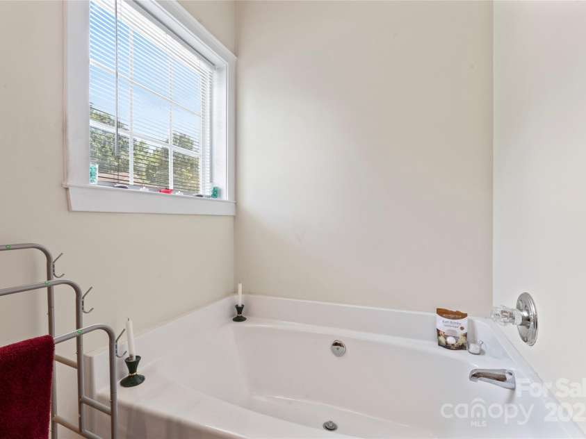 219 Mccord Street, Charlotte, NC 28216.  MLS# CAR4270522, YatesRealty ID 22330. 