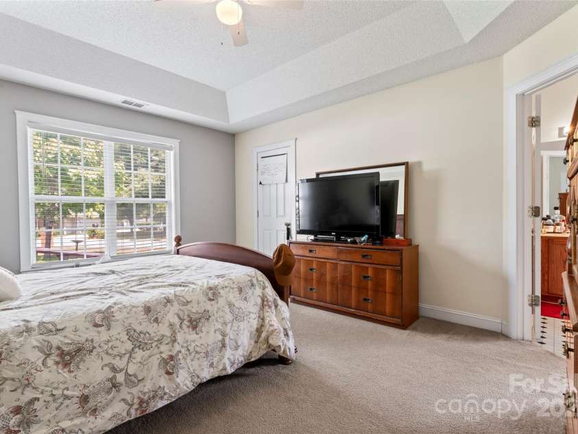 219 Mccord Street, Charlotte, NC 28216.  MLS# CAR4270522, YatesRealty ID 22330. 