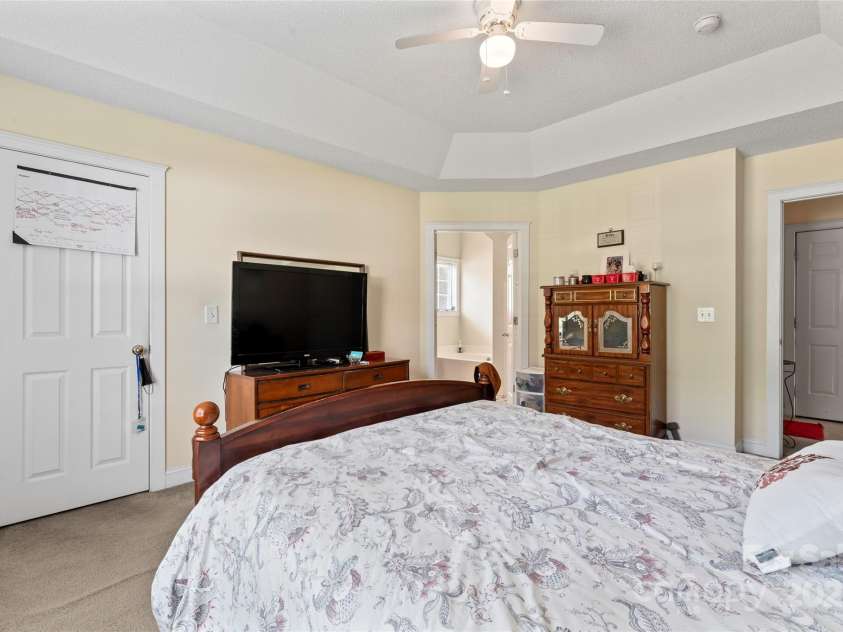 219 Mccord Street, Charlotte, NC 28216.  MLS# CAR4270522, YatesRealty ID 22330. 