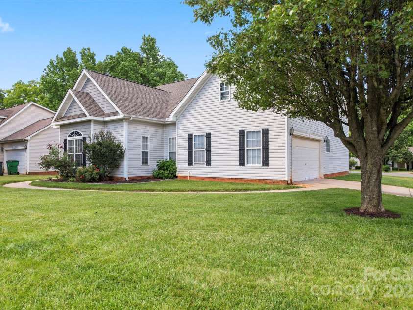219 Mccord Street, Charlotte, NC 28216.  MLS# CAR4270522, YatesRealty ID 22330. 