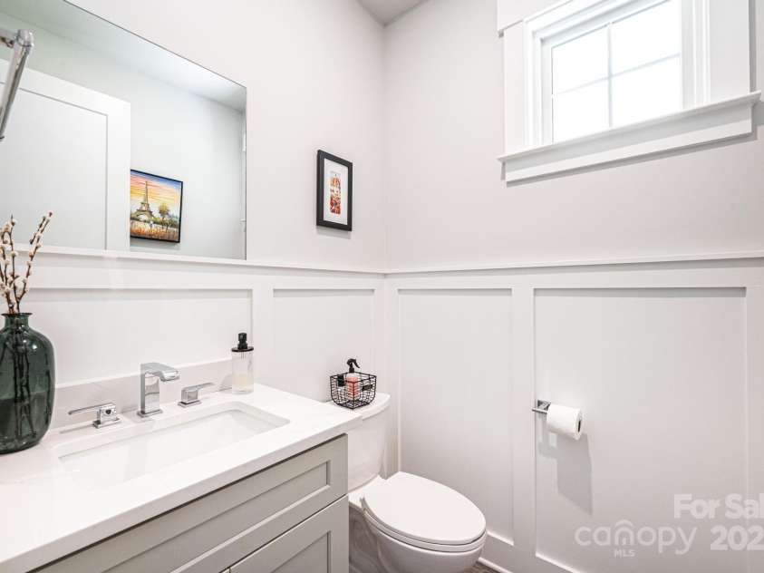 3741 9th Street Court, Hickory, NC 28601.  MLS# CAR4269157, YatesRealty ID 22331. 