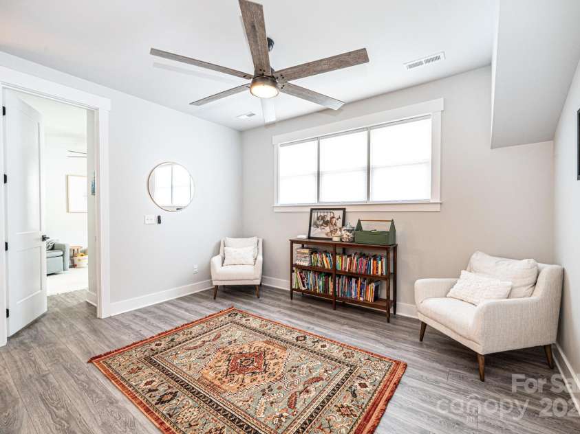 3741 9th Street Court, Hickory, NC 28601.  MLS# CAR4269157, YatesRealty ID 22331. 