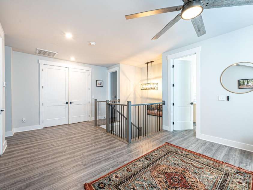 3741 9th Street Court, Hickory, NC 28601.  MLS# CAR4269157, YatesRealty ID 22331. 