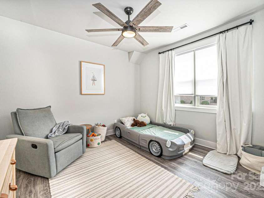 3741 9th Street Court, Hickory, NC 28601.  MLS# CAR4269157, YatesRealty ID 22331. 