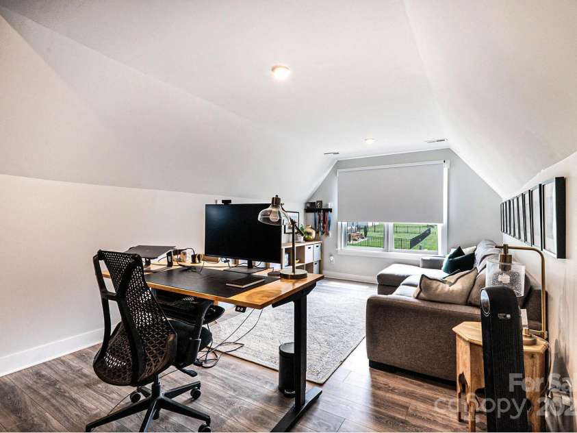 3741 9th Street Court, Hickory, NC 28601.  MLS# CAR4269157, YatesRealty ID 22331. 