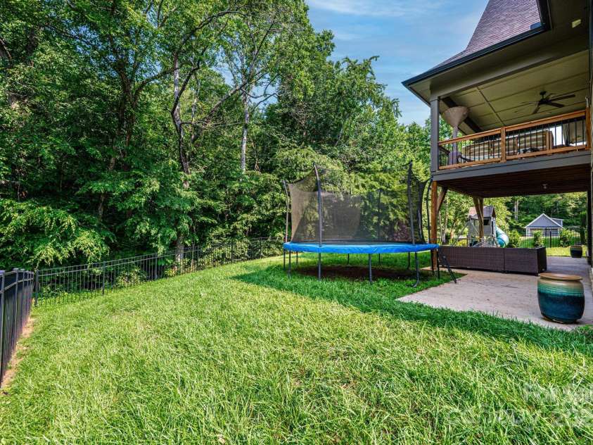 3741 9th Street Court, Hickory, NC 28601.  MLS# CAR4269157, YatesRealty ID 22331. 